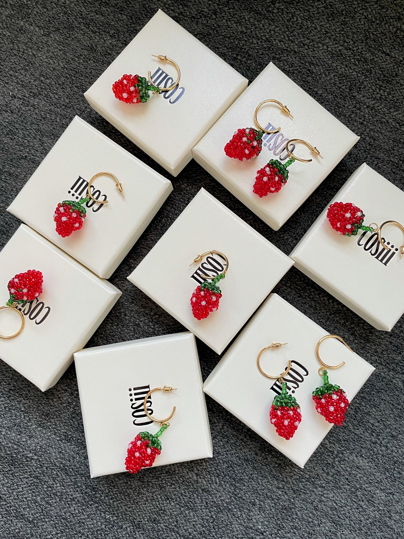 FRAGOLA Strawberry handmade beaded earrings