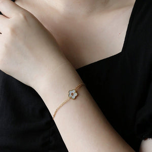 COSiii 18k gold-plated bracelet with natural white flower shaped mother-of-pearl