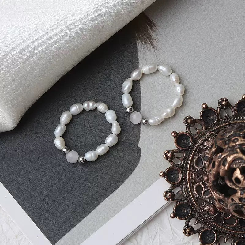 COSiii Anello Elastico con Perle Naturali e Cristallo – Taglia Unica