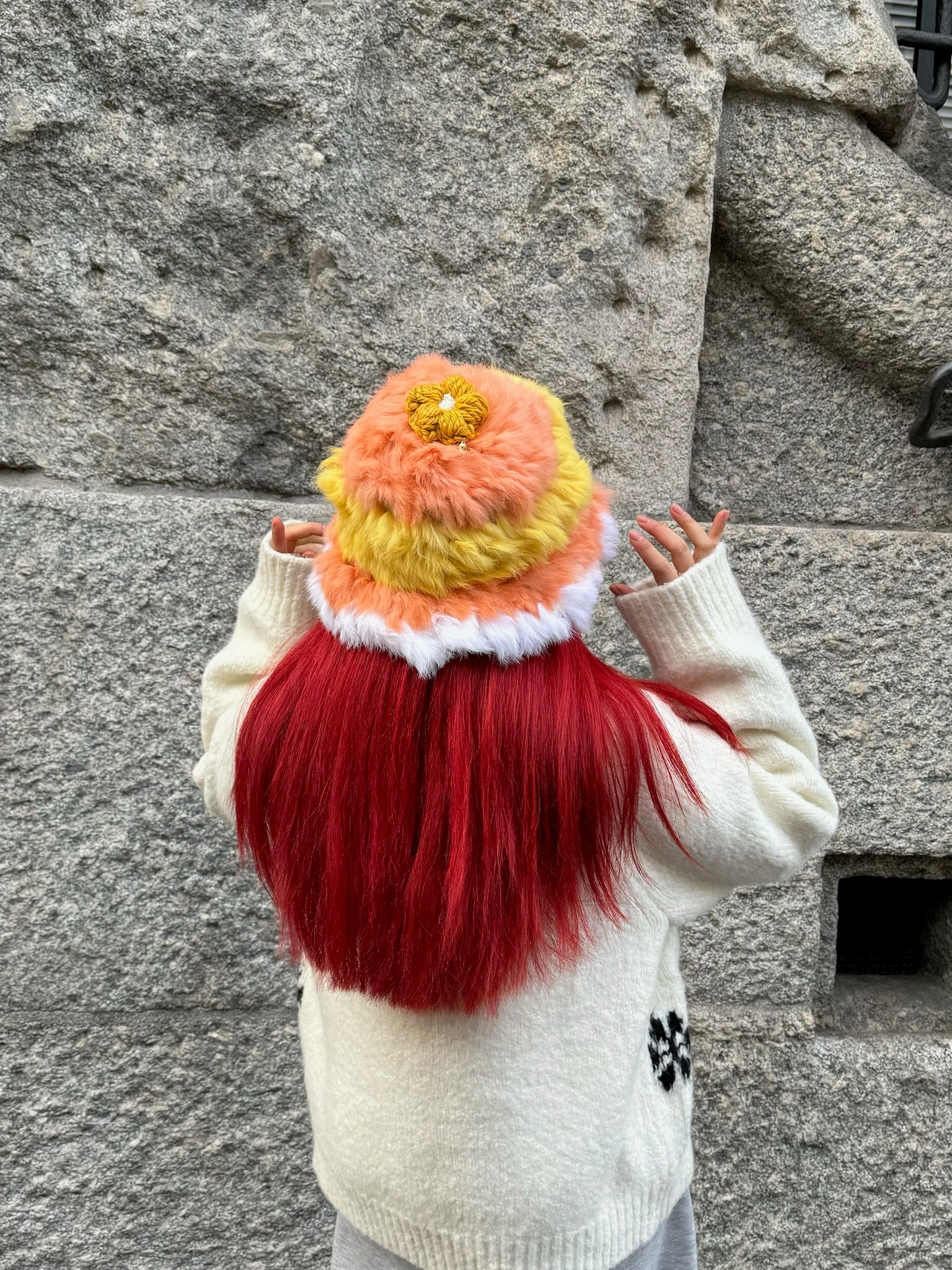 Fur woven hat with woolen flowers decoration