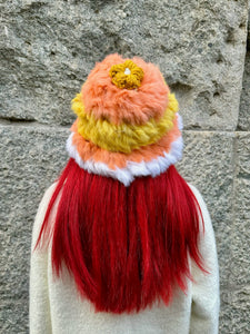 Fur woven hat with woolen flowers decoration