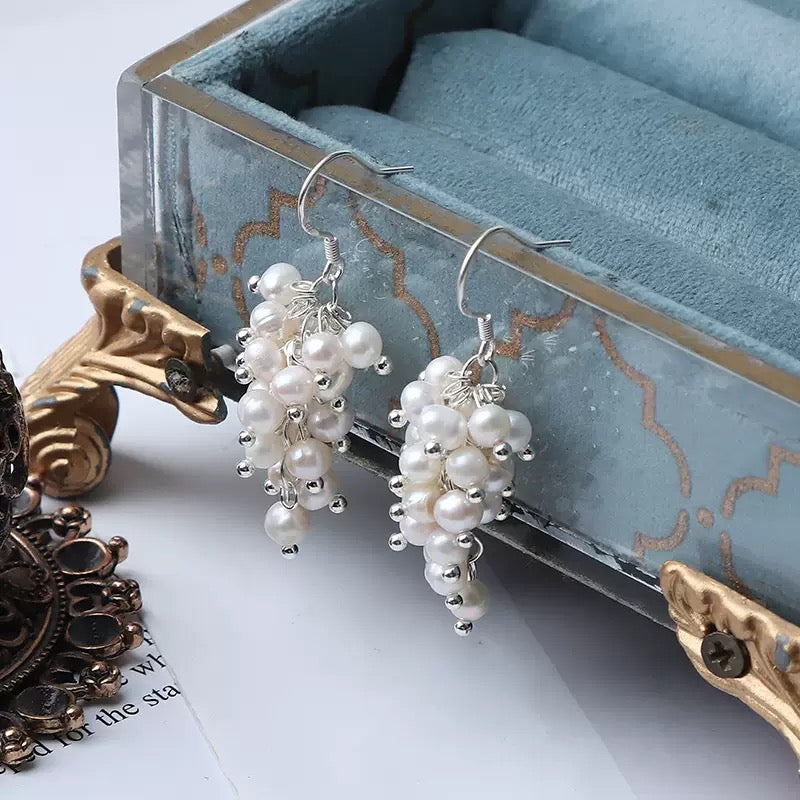 COSiii Orecchini Pendenti con Perle Naturali – Design Cascata, Gancio in Argento