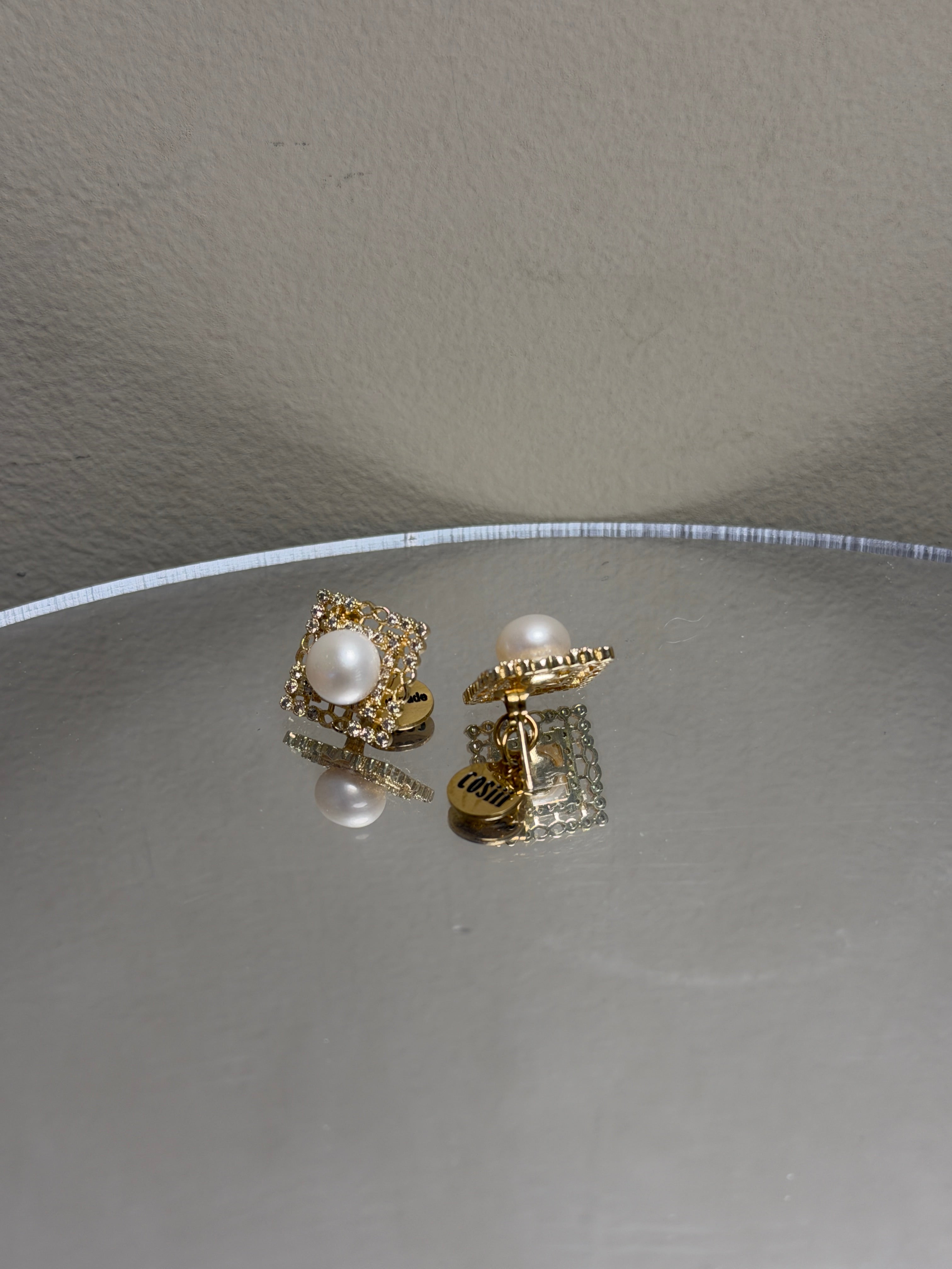 COSiii Orecchini con Perla Naturale e Micro Zirconi | Design Elegante