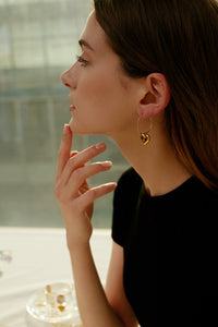 COSIII Eterno Ring With Heart Minimalist Earrings