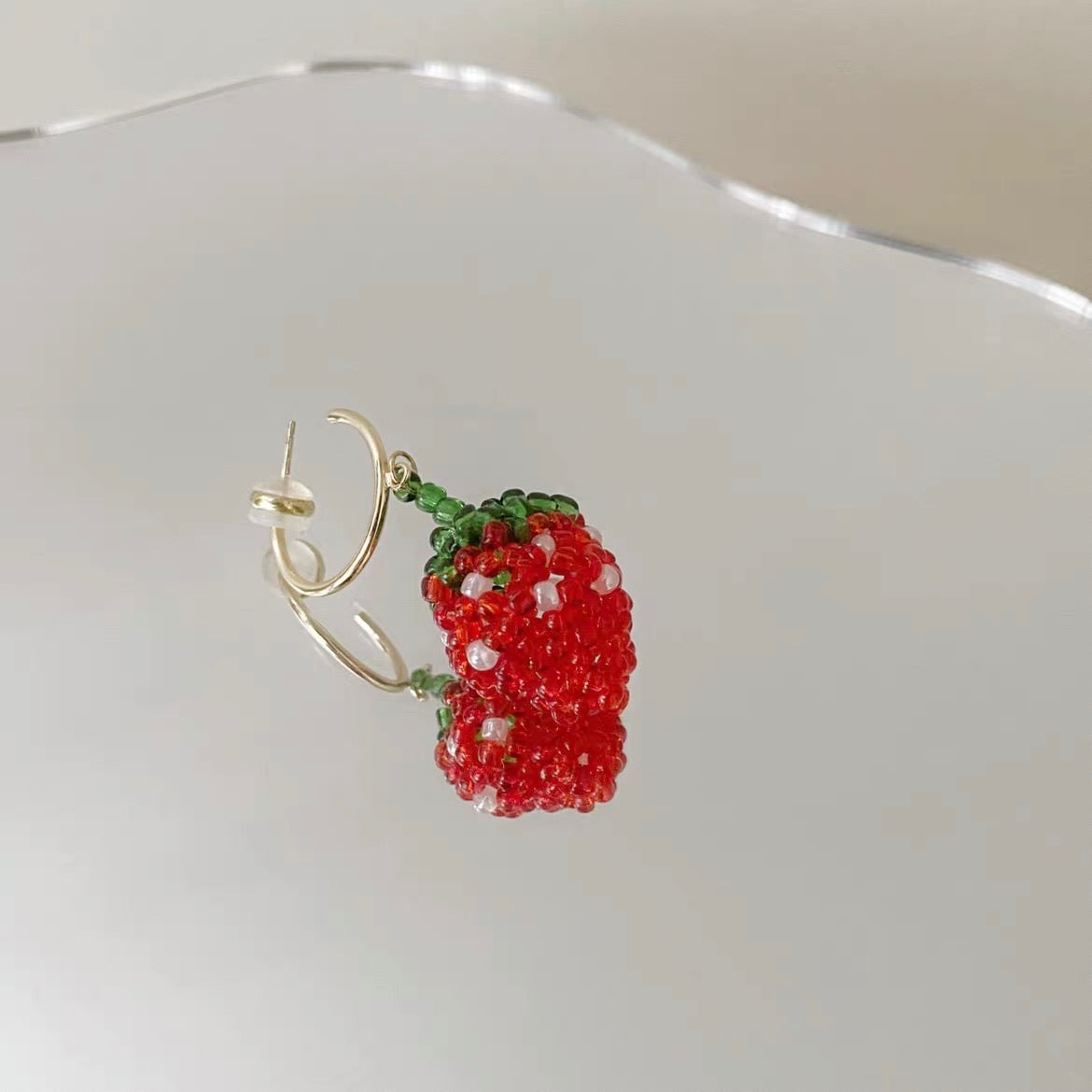 FRAGOLA Strawberry handmade beaded earrings