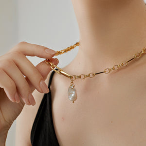 COSiii PROTEUS Baroque Style Pearl Gold Necklace