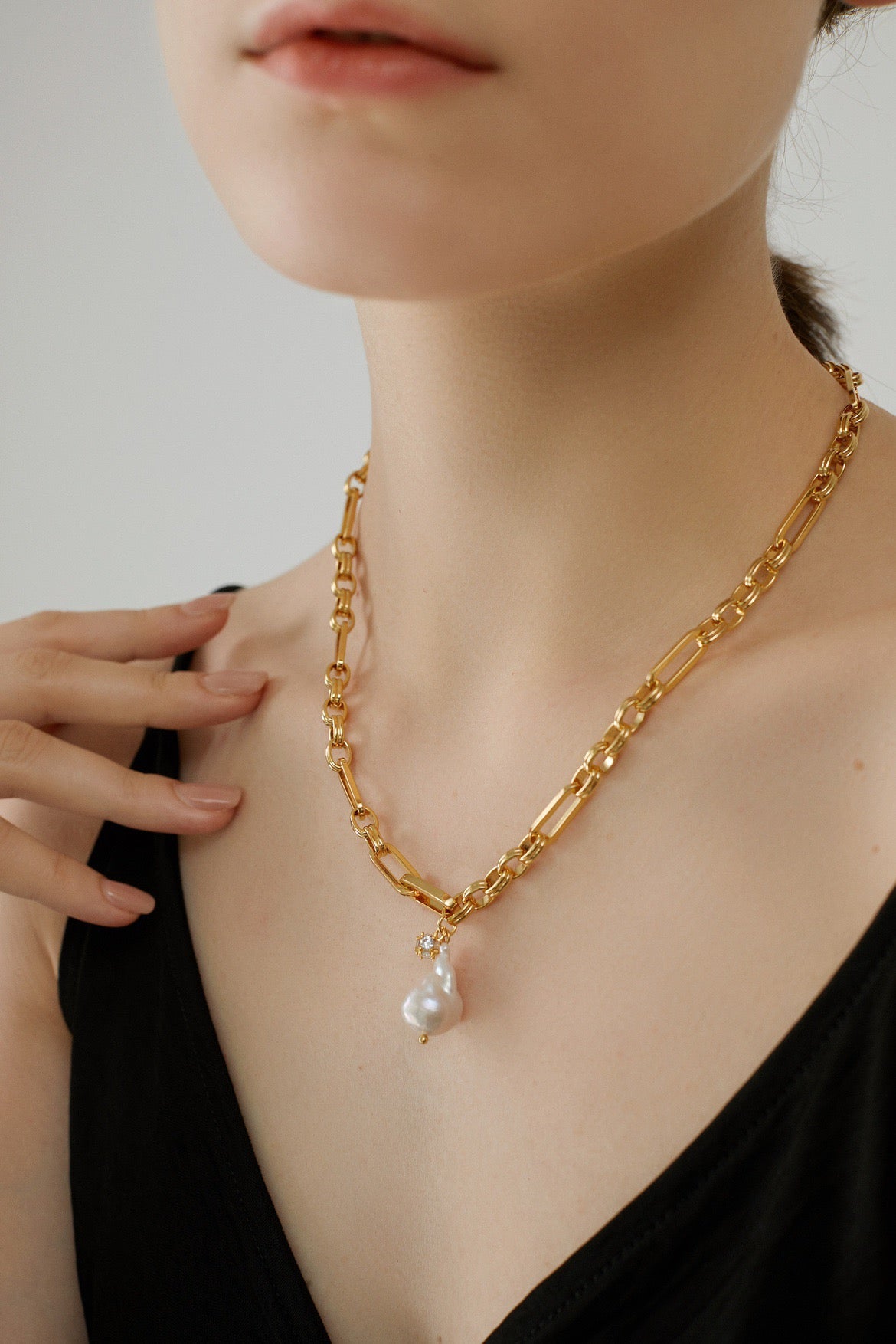 COSiii PROTEUS Baroque Style Pearl Gold Necklace