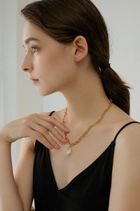 COSiii PROTEUS Baroque Style Pearl Gold Necklace